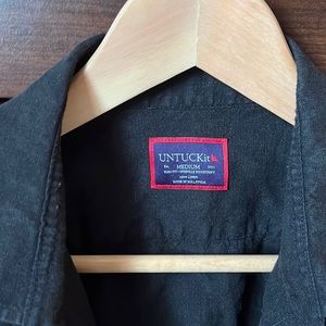 Untuckit Black linen shirt